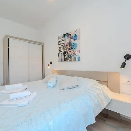 By Interhome